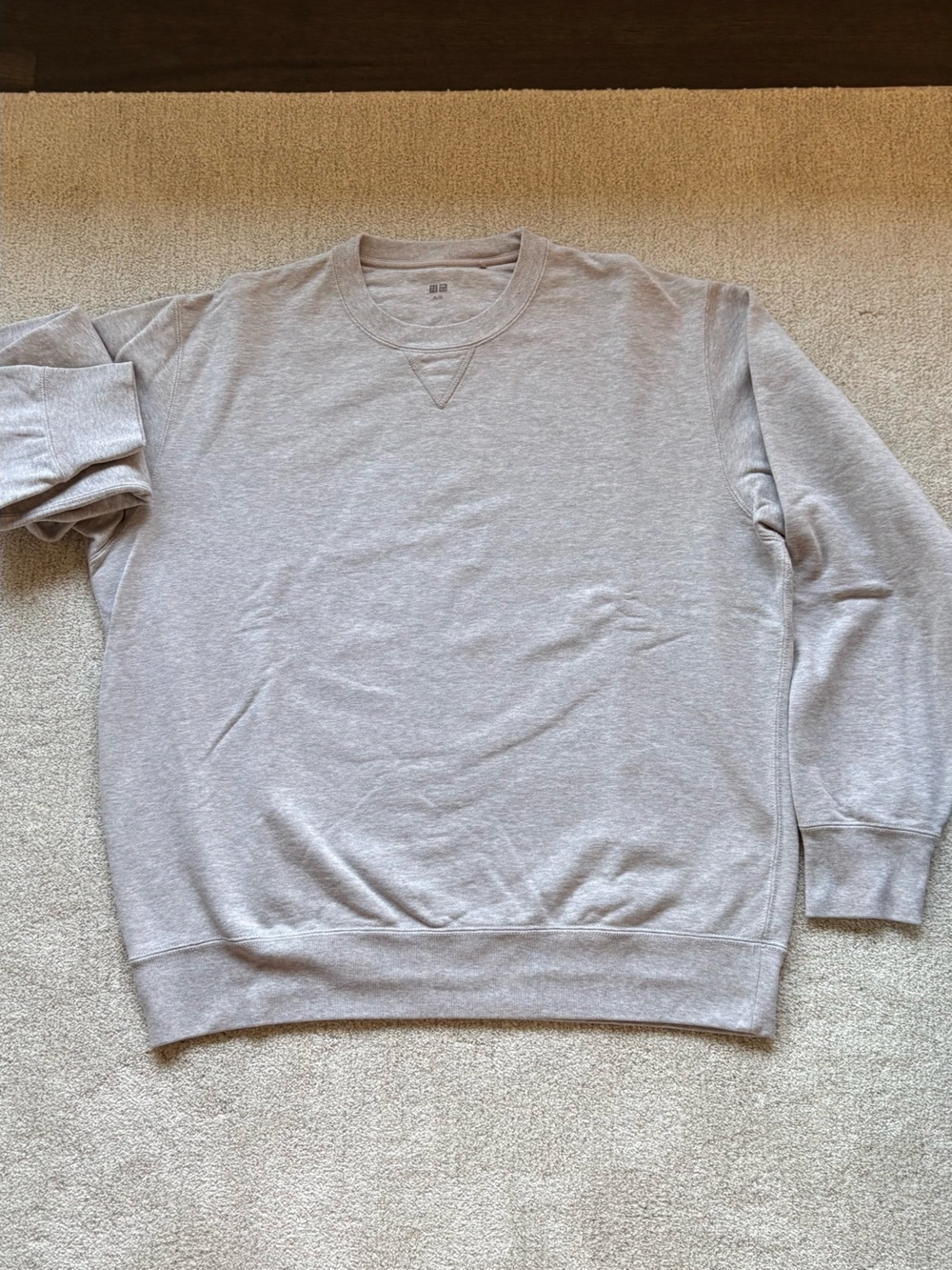 Uniqlo Classic Crewneck Sweatshirt - Light Gray